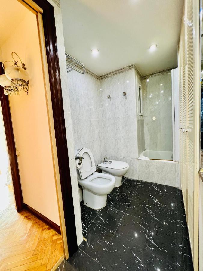 Your Second Home In Barcelona With Private Room And Private Bathroom Close To Montjuic, Pl Espana, La Rambla, Ferry Port エクステリア 写真